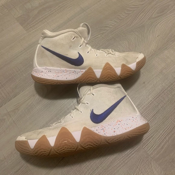 kyrie 4 inside